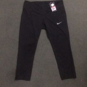 Women’s Dri- Fit Nike Running Leggings (CROPPED)